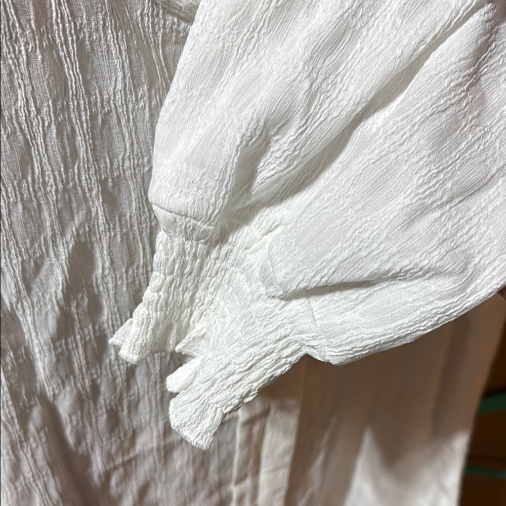 Dokoto blouse New woman’s White Women's Top size large - Picture 2 of 3